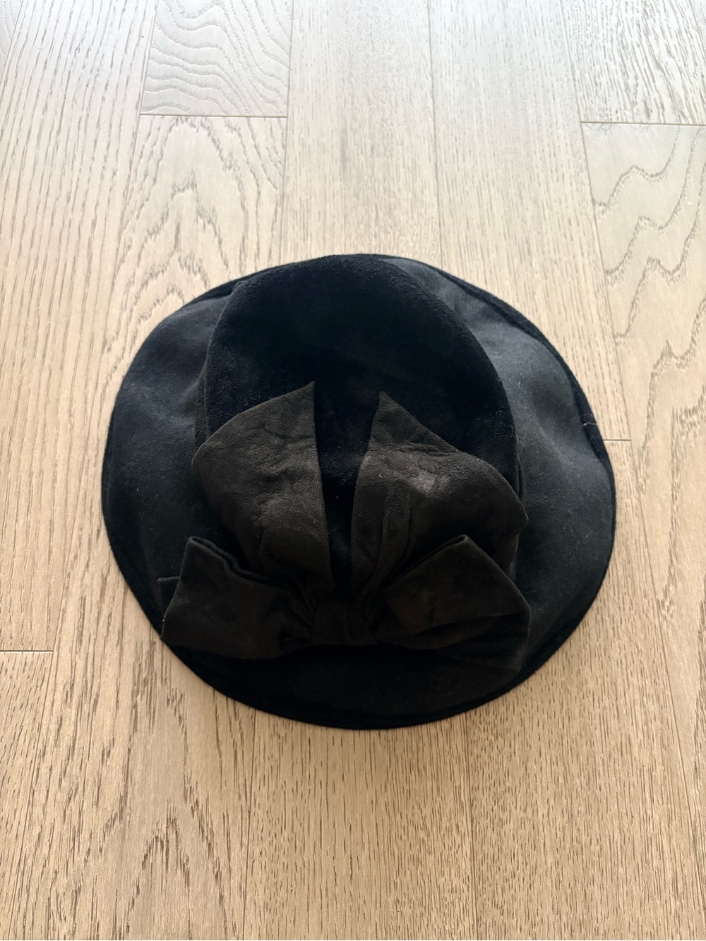Vintage Black Felt Hat with Bow Accent